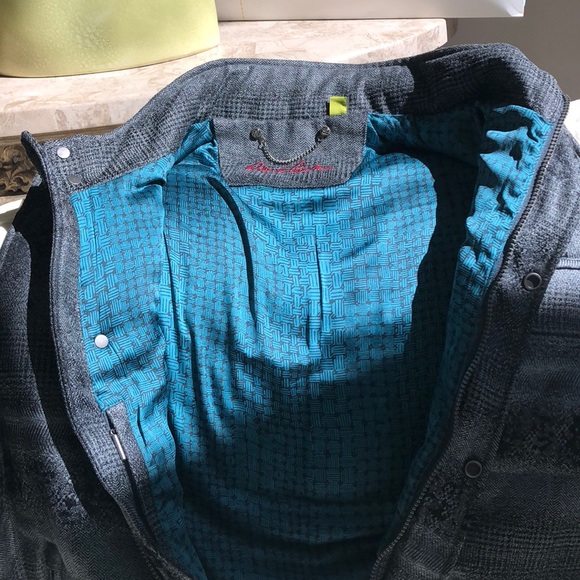 MEDIUM: Robert Graham Woven Puffer.  $$ Price Firm - Picture 4 of 8